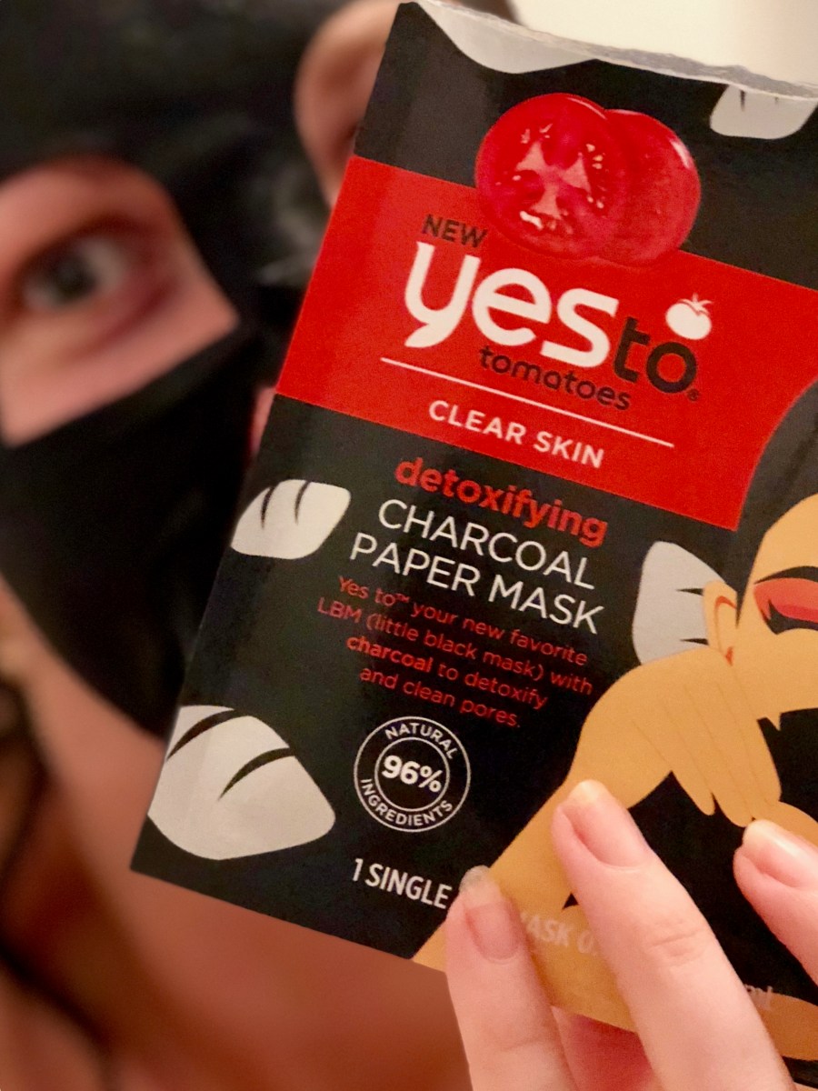 Yes To Tomatoes Clear Skin Charcoal Paper Mask